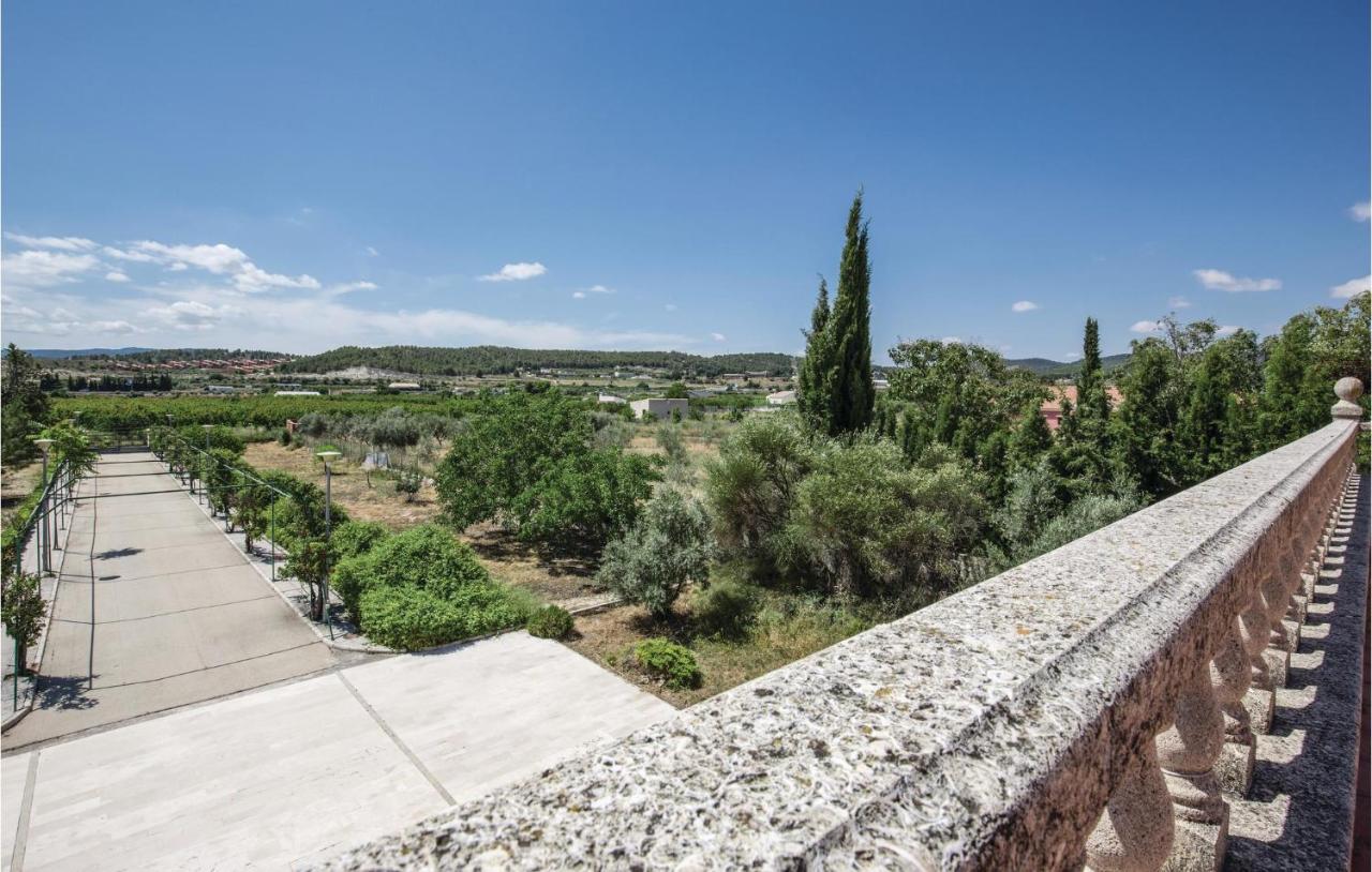 Awesome Home In Caravaca With Kitchen Caravaca De La Cruz Exterior foto